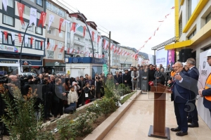 Yeni ar ticaret merkezi ald...Yeni ar esnaf anahtar teslim treniyle hem tapularna hem dkkanlarna kavutu