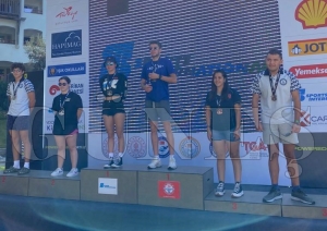 Triatlon sporcusu Krdan bir altn madalya daha