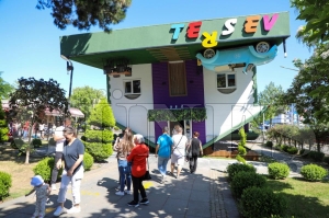 Ters Ev yenilenen yzyle misafirlerini arlyor