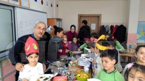 ÖĞRENCİLER ‘YERLİ MALI HAFTASI’NI KUTLADI ÖĞRENCİLER ‘YERLİ MALI HAFTASI’NI KUTLADI
