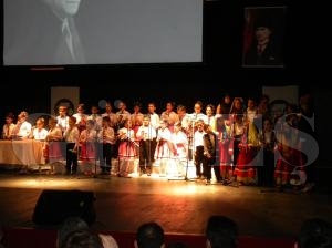 OÇEM öğrencileri korosu ilgiyle izlenildi OÇEM öğrencileri korosu ilgiyle izlenildi