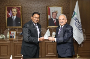 Hindistan Bykelisi anjay Pandadan Bakan Glere ziyaret