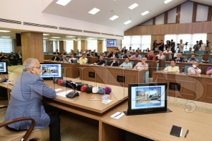 Bakan Gler, basn mensuplar ile bir araya geldi..Bakan Gler, heyelan ve taknlarn rntgenini ekti