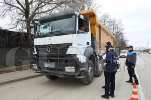 Bykehirden ehir merkezinde ar tonajl aralara  denetim