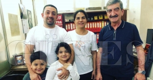 Murat Karaçuha’nın (Göden Murat) kızı ve damadından Güneş Gazetesine ziyaret Murat Karaçuha’nın (Göden Murat) kızı ve damadından Güneş Gazetesine ziyaret