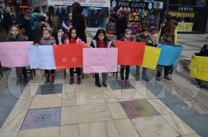 renciler ve Veliler den retmenimizi geri istiyoruz eylemi