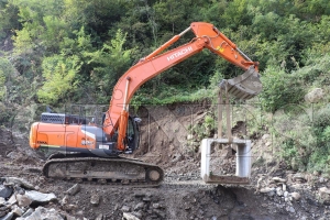 B�y�k�ehirden Per�embe K�rl� mahallesi�ne dev baks �al��mas�