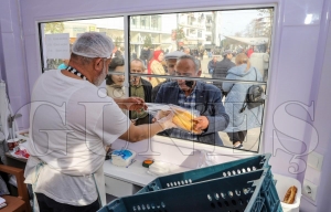 R03;HALK EKMEK VATANDALARDAN TAKDR TOPLUYOR