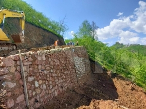 Fatsa kırsalında 4.5 ayda 7 mahallede 430 metre taş duvar yapıldı
