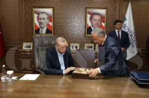 Cumhurbaşkanı Erdoğan, büyükşehir belediyesini ziyaret etti