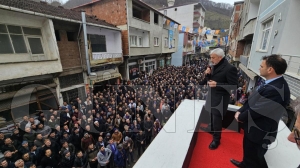 Enver Ylmaz sevgisi  gibi byyor...Enver Ylmazdan Tepealanda tarihi miting