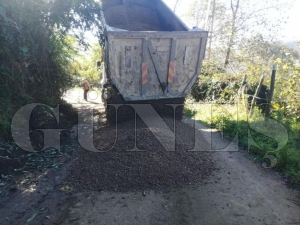 Küçükkoç mahallesine yol reglaj ve çakıllama çalışması Küçükkoç mahallesine yol reglaj ve çakıllama çalışması