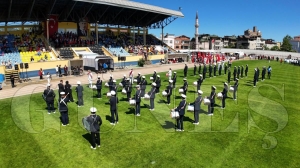 19 Mayıs coşkusu ilçe stadyumunda kutlandı 19 Mayıs coşkusu ilçe stadyumunda kutlandı