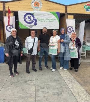 Ot festivalinde Fatsa’nın kivi ekşisi tanıtıldı Ot festivalinde Fatsa’nın kivi ekşisi tanıtıldı