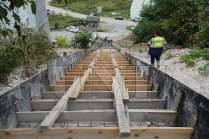 Fatsa belediyesi�nden ayazl� mahallesi�ne merdiven �al��mas�