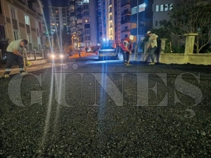 Fatsa�da gece mesaisi: Asfalt �al��malar� t�m h�z�yla s�r�yor