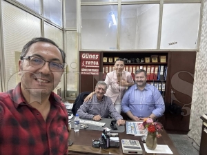 Karaoğlanoğlu Çiftinden Güneş Gazetesine Ziyaret Karaoğlanoğlu Çiftinden Güneş Gazetesine Ziyaret