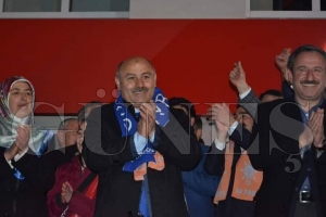 Geçtan gövde gösterisi yaptı Geçtan gövde gösterisi yaptı