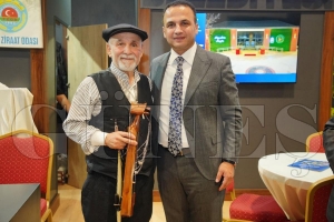 Kemen�eyi A�latan Adam: Hayri Arslan��n yar�m as�rl�k M�zi�e adanm�� yolculu�u