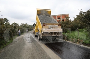 Krsal mahallelerde 30 kilometre sathi kaplama asfalt yapld