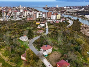 Kurtulu� mahallesinde 40 y�ll�k sorun ��z�ld�: B�lgenin ana yolu yenilendi