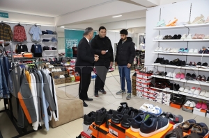 niversite rencileri sosyal marketten ilk alverilerini yapt