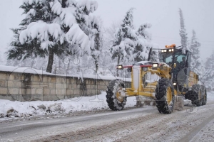 Fatsa�da zorlu hava �artlar�na ra�men temizlik �al��malar� aksam�yor