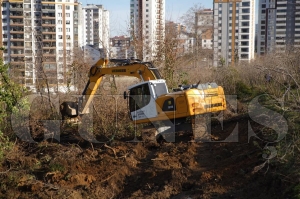 Dolunay mahallesinde yeni yol a�ma �al��mas�