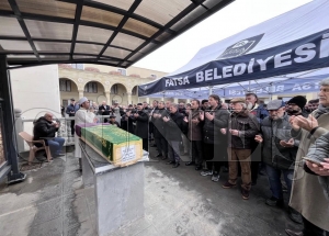 Hatice Pazarba�� son yolculu�una u�urland�