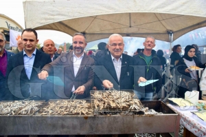 Sakin �ehir hamsi festivali ile co�tu
