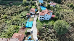 ��teli mahallesi Omarlar mevkiinde 26 y�ll�k beton yol hasreti sona erdi