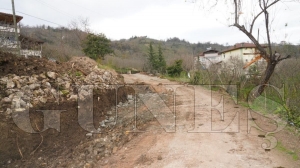 MEŞEBÜKÜ DİPKÖY SOKAK YOLU GENİŞLETİLDİ MEŞEBÜKÜ DİPKÖY SOKAK YOLU GENİŞLETİLDİ