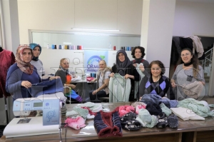 Hem meslek sahibi yapyor hem de sanat eitim veriyor