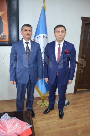 Cinoğlu gitti, Atinkaya geldi Cinoğlu gitti, Atinkaya geldi