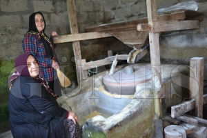 ORGANİK ÜRETİP ORGANİK BESLENİYORLAR ORGANİK ÜRETİP ORGANİK BESLENİYORLAR