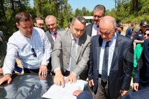Vali Erol, sokak hayvanlar barna ve doal yaam alan almalarn inceledi