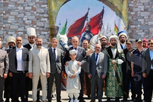 Vali Erol, stanbulun Fethinin 572. yl dnm dolaysyla dzenlenen programa katld