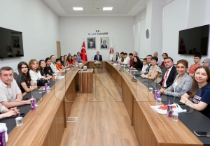 Vali Erol, TBTAK yarmalarnda dereceye giren rencileri kutlad