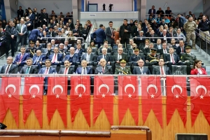 Cumhuriyet bayram� t�renlerle kutland�