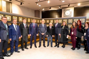 Vali Erol, �Sanat�n diliyle de�erlerimiz� Temal� serginin a��l���na kat�ld�