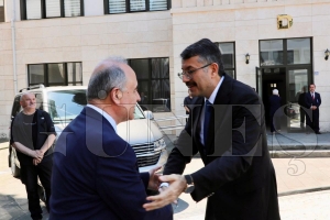 Bakan Yard�mc�s� �elik, Vali Erol�u ziyaret etti