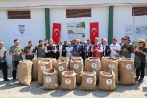 Vali Erol, TMO F�nd�k Al�m Merkezi�ni Ziyaret Etti