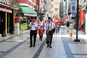 Fatsa sokaklarında 23 nisan bayram coşkusu