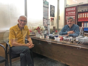 Özgün müzik sanatçı Mehmet Gümüş gazetemizi ziyaret etti Özgün müzik sanatçı Mehmet Gümüş gazetemizi ziyaret etti