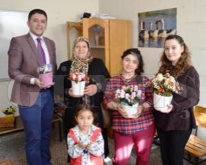 ZİHİNSEL ENGELLİ TUBA'NIN ÇALIŞMA AZMİ ZİHİNSEL ENGELLİ TUBA'NIN ÇALIŞMA AZMİ