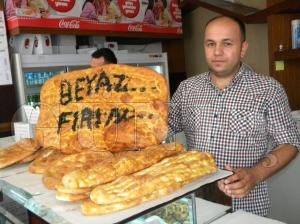 Ramazanın En Büyük Pidesi Beyaz Fırında Ramazanın En Büyük Pidesi Beyaz Fırında