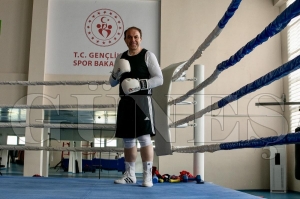D�nya �ampiyonu Mustafa Gen�, 23 Y�l Sonra Ringlere D�nd�: Hedef ��in Ordu�da Kampa Giriyor