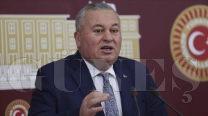 �10 �ocuk Yapana Araba� Vaadine Cemal Enginyurt�tan Sert Tepki: �Hepimizle Kafa Buldu!�