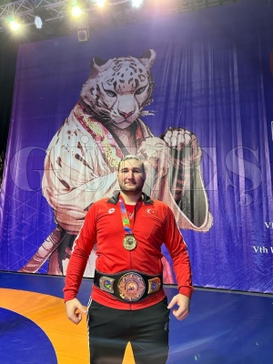 Fatsalı Atalay'dan bir haftada  iki dünya şampiyonluğu