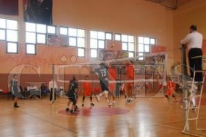 FIRTINA DİNMİYOR FIRTINA DİNMİYOR